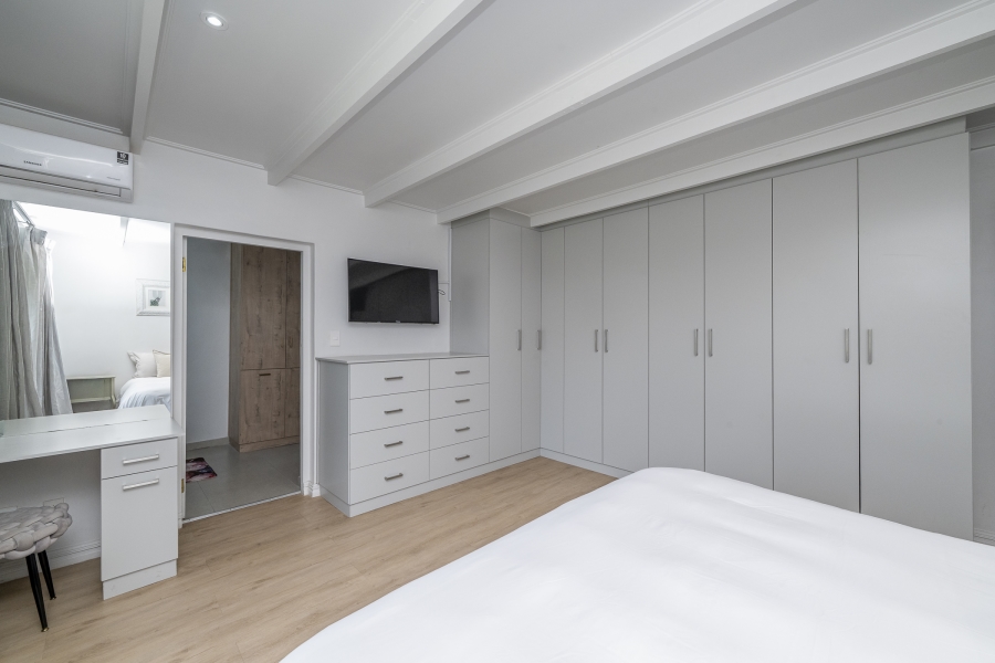 4 Bedroom Property for Sale in Hoog En Droog Western Cape